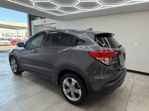 Used 2017 Honda HR-V EX image 4