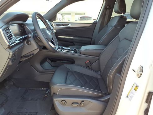 New 2026 Volkswagen Atlas Cross Sport SE image 11