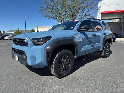 Certified 2025 Toyota 4Runner SR5 AWD/4WD image 5