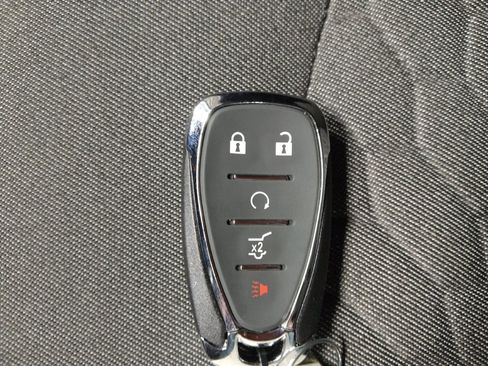 Used 2020 Chevrolet Equinox LT image 32