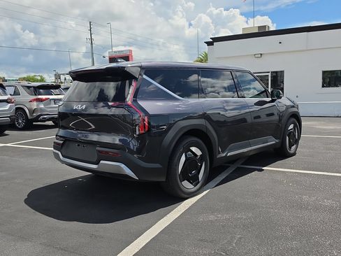 New 2026 Kia EV9 Light RWD image 8