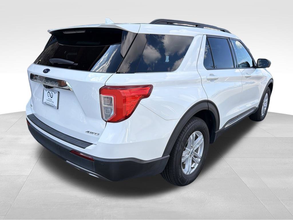 Used 2022 Ford Explorer XLT w/ Equipment Group 202A AWD/4WD image 7
