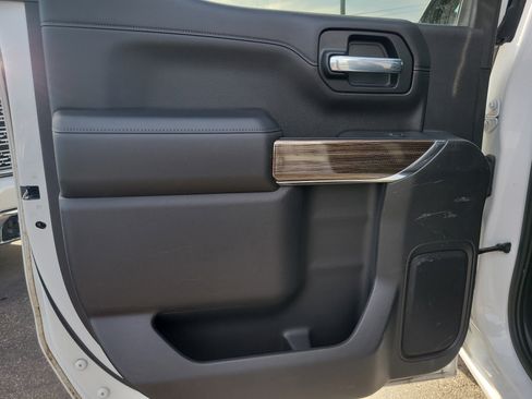 Used 2021 Chevrolet Silverado 1500 RST image 11