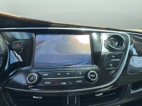 Used 2019 Buick Envision Essence FWD image 19