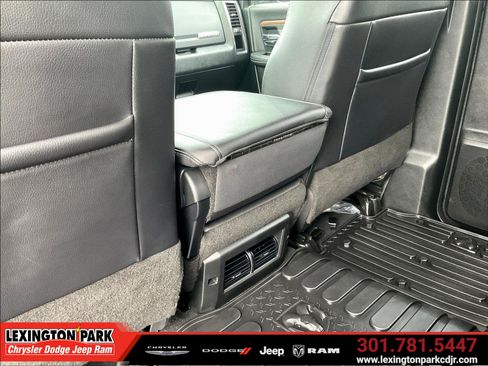 Used 2018 RAM 1500 Laramie w/ Convenience Group AWD/4WD image 11