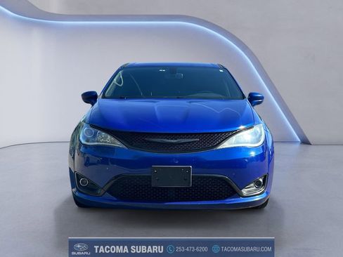 Used 2020 Chrysler Pacifica Touring w/ S Appearance Package FWD image 8