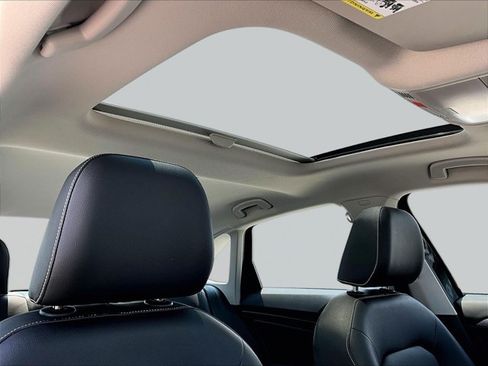 Used 2023 Volkswagen Jetta SE w/ Panoramic Sunroof Package FWD image 17