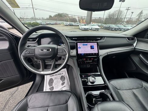 Used 2023 Jeep Grand Cherokee Limited AWD/4WD image 13