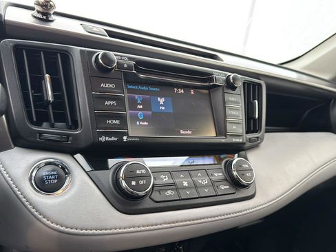 Used 2018 Toyota RAV4 XLE image 21