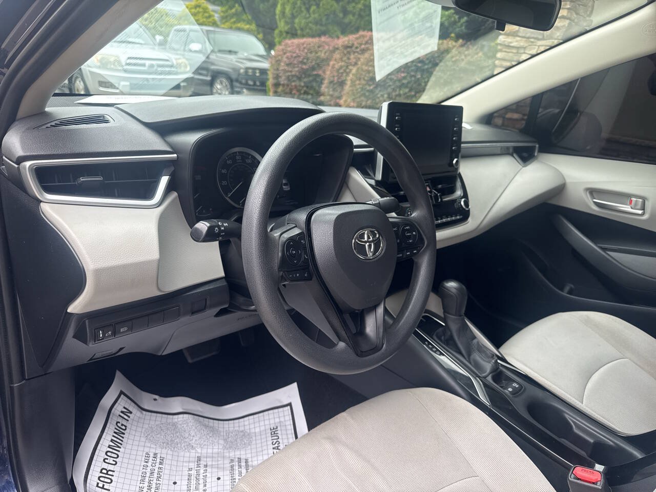 Used 2020 Toyota Corolla LE FWD image 11