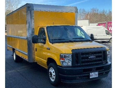Used 2022 Ford E-350 and Econoline 350 Super Duty RWD image 1