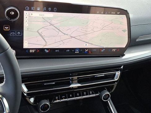 New 2026 Chevrolet Traverse LT image 8