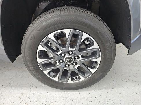 Used 2024 Toyota Tundra Limited AWD/4WD image 8
