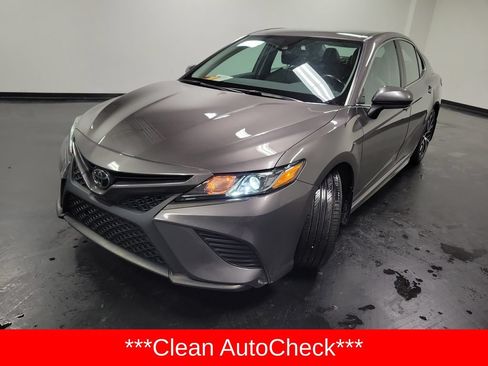 Used 2020 Toyota Camry SE AWD/4WD image 4
