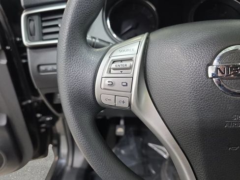 Used 2016 Nissan Rogue SV w/ SV Premium Package AWD/4WD image 17