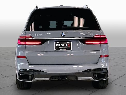 Used 2023 BMW X7 xDrive40i w/ M Sport Package AWD/4WD image 4