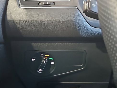 Used 2024 Volkswagen Tiguan SEL R-Line image 37