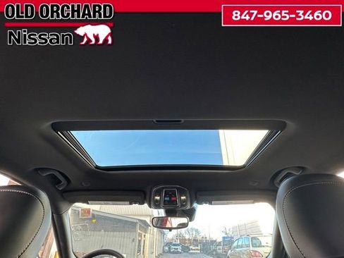 Used 2023 Jeep Grand Cherokee Altitude image 15