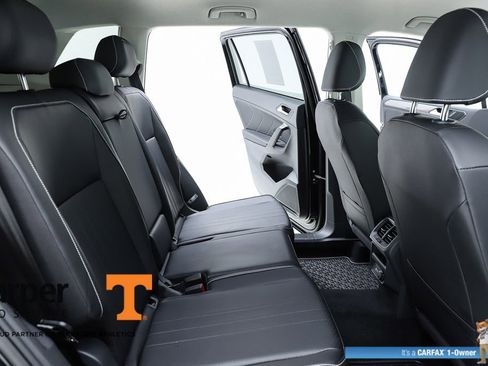 Used 2024 Volkswagen Tiguan SE image 73