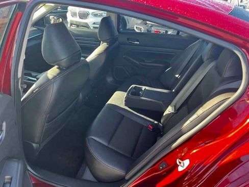 Used 2021 Nissan Altima 2.5 SR w/ SR Premium Package image 12