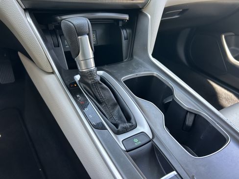 Used 2019 Honda Accord LX image 24