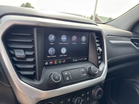 Used 2023 GMC Acadia SLT w/ Elevation Edition image 24