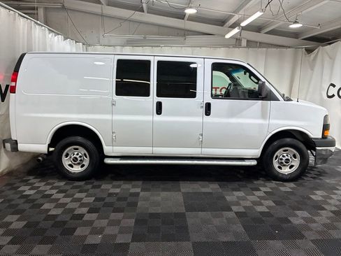 Used 2024 GMC Savana 2500 w/ Driver Convenience Package RWD image 8