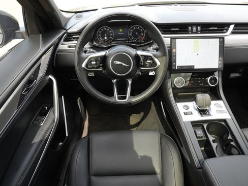 Used 2026 Jaguar F-PACE R-Dynamic S AWD/4WD image 9