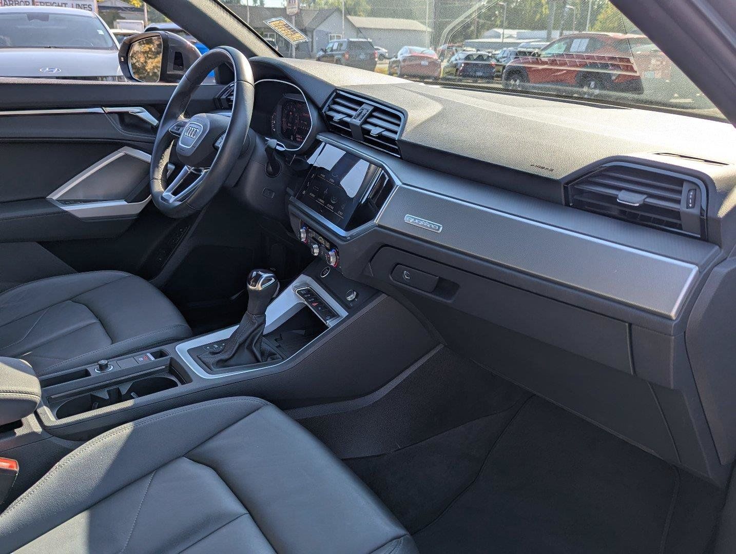 Used 2024 Audi Q3 2.0T Premium AWD/4WD image 39