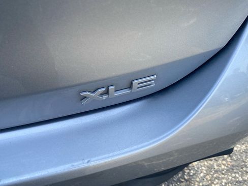 Used 2021 Toyota Highlander XLE image 13