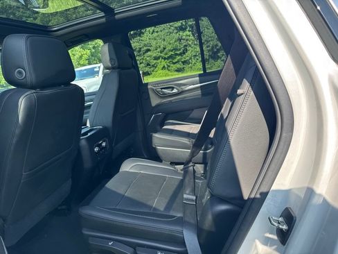 Used 2021 GMC Yukon Denali w/ Denali Premium Package AWD/4WD image 10