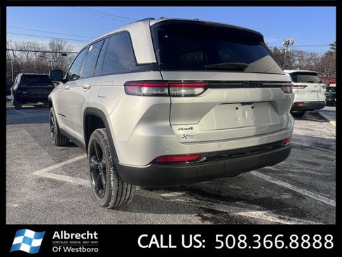 New 2025 Jeep Grand Cherokee Altitude AWD/4WD image 3