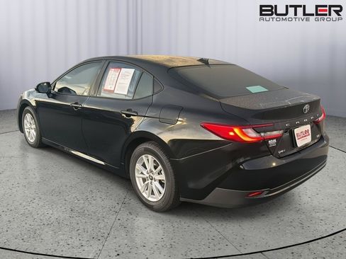 Certified 2025 Toyota Camry LE FWD image 4