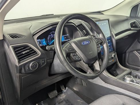 Used 2022 Ford Edge SE w/ Black Appearance Package image 11