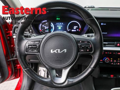 Used 2022 Kia Niro EX w/ Cold Weather Package image 10