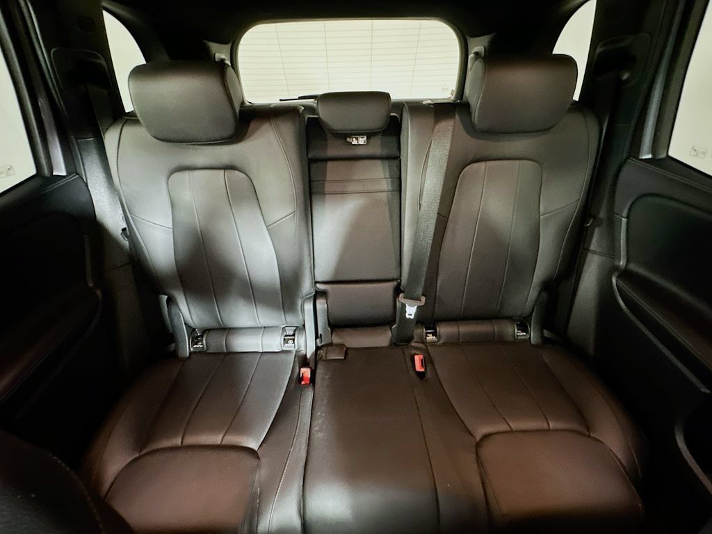 Used 2021 Mercedes-Benz GLB 250 w/ Premium Package image 13