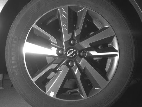 Used 2025 Nissan Versa SV FWD image 16