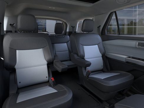 New 2024 Ford Explorer XLT w/ Equipment Group 202A image 43