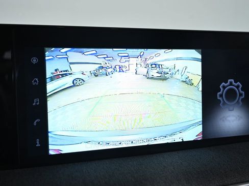 Used 2025 Nissan Kicks SV w/ SV Premium Package image 17