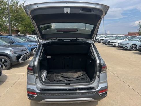 Used 2025 Volkswagen Taos SEL w/ Taos Adventure Package (SXB) image 9