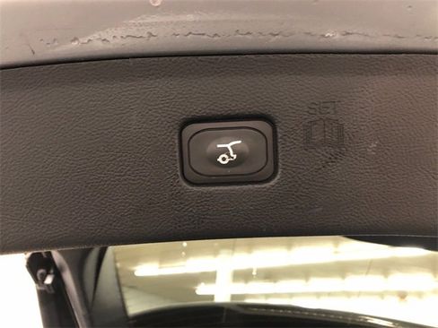 Used 2022 Ford Edge SEL w/ Convenience Package image 11