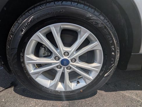 Used 2017 Ford Escape SE FWD image 13