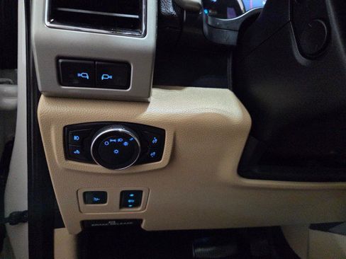Used 2019 Ford F250 Lariat w/ Lariat Ultimate Package AWD/4WD image 42