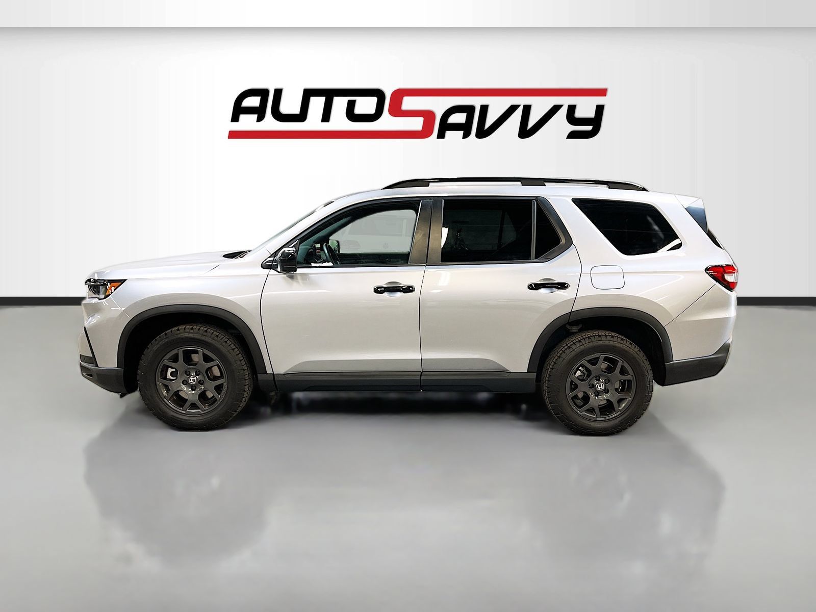 Used 2025 Honda Pilot TrailSport image 4
