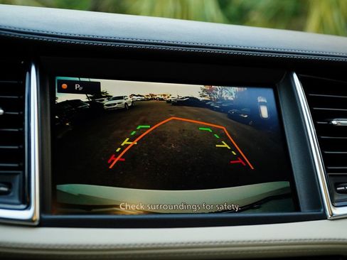 Used 2020 INFINITI QX50 Luxe w/ Navigation Package image 17