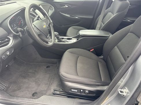 Used 2024 Chevrolet Malibu LT image 9