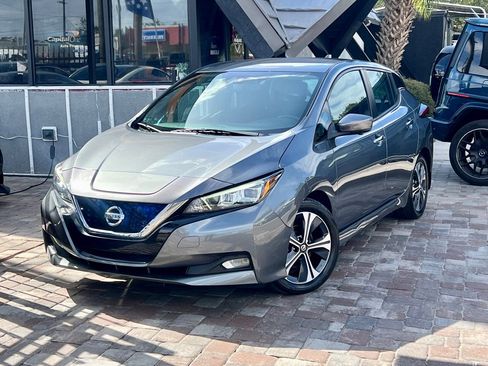 Used 2022 Nissan Leaf SV w/ SV Technology Package image 1
