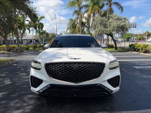 Used 2022 Genesis GV70 3.5T Sport w/ Sport Prestige Package AWD/4WD image 8