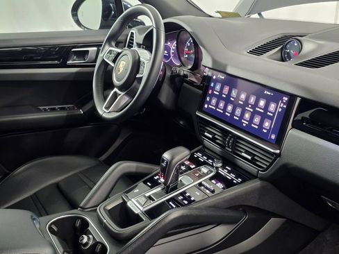 Certified 2023 Porsche Cayenne Platinum Edition AWD/4WD image 29