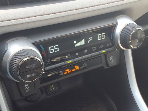 Certified 2025 Toyota RAV4 XLE Premium image 18